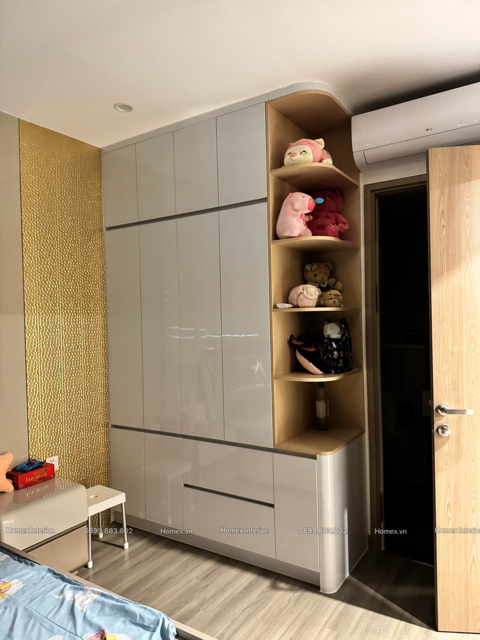 Khu vực cầu thang trong quá trình triển khai